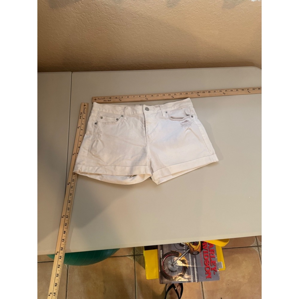 Women's Gap White Summer Cuffed Shorts Size 8 Cotton beach surf